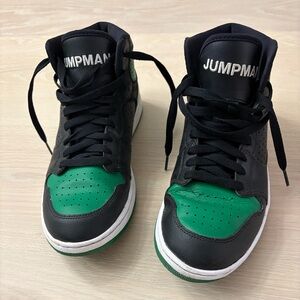 Jordan Jumpman Two Trey Lucky Green White Sneakers Size 9